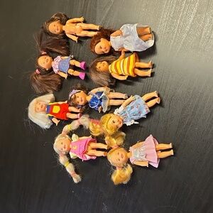 Vintage Kelly Dolls Lot Bundle 9 Girls 8 different Outfits one Without Clothing